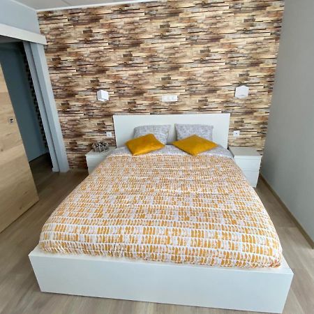 Logements Equipes A Onnaing Avec Espace Balneo En Option Proche Toyota, Autoroute Et Valenciennes Kültér fotó