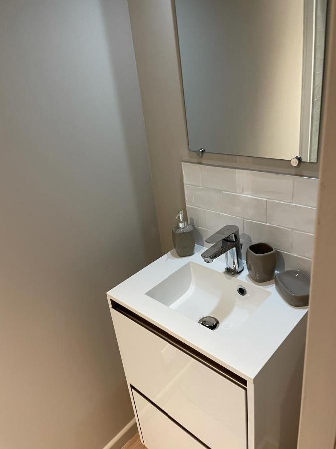 Logements Equipes A Onnaing Avec Espace Balneo En Option Proche Toyota, Autoroute Et Valenciennes Kültér fotó